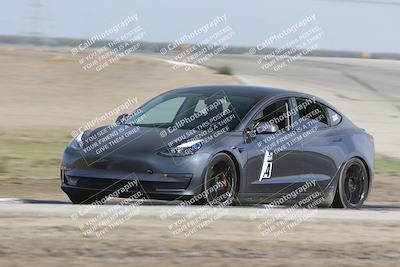 media/Oct-19-2025-Speed Ventures (Sun) [[a6e7fe67be]]/TC B/Session 2 (Outside Grapevine)/